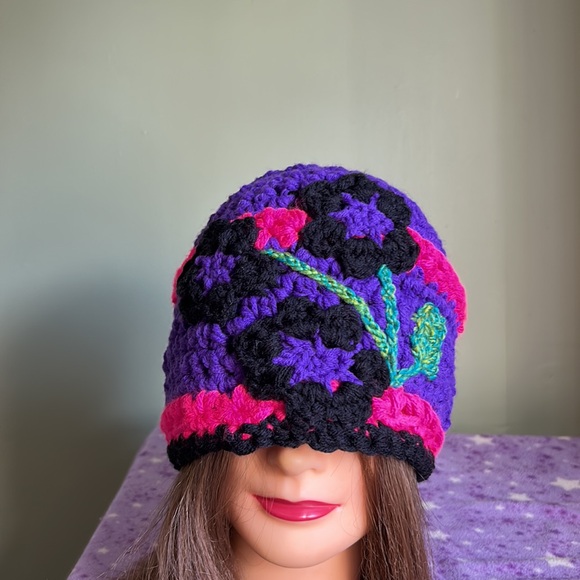 Crochet flower beanie medium acrylic double strings new - Picture 7 of 9